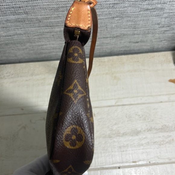 Louis Vuitton Pouch Bag Pochette Monogram ✅COA Included - Picture 12 of 16